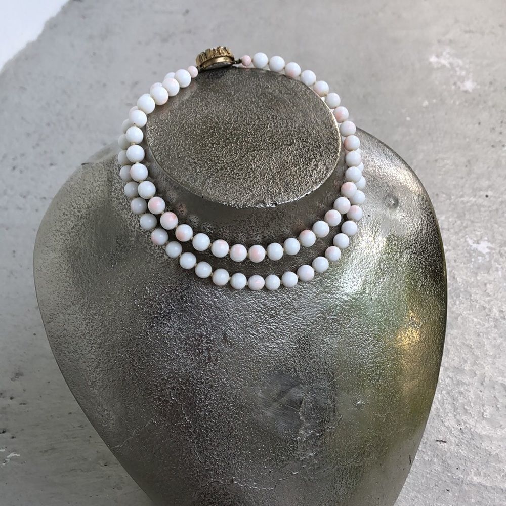 Vintage  white  facet necklace - Picture 5 of 7